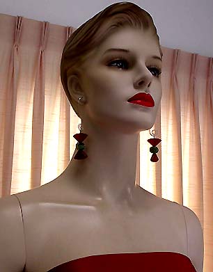 a beautiful VINTAGE COSTUME ESTATE ANTIQUE JEWELRY EARRINGS unsigned
