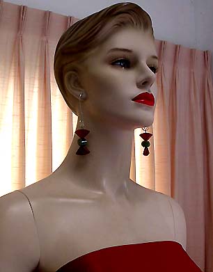 a beautiful VINTAGE COSTUME ESTATE ANTIQUE JEWELRY EARRINGS unsigned