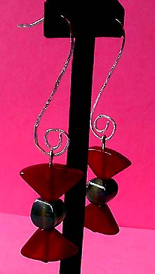 a beautiful VINTAGE COSTUME ESTATE ANTIQUE JEWELRY EARRINGS unsigned