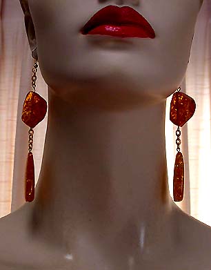a beautiful VINTAGE COSTUME ESTATE ANTIQUE JEWELRY EARRINGS unsigned