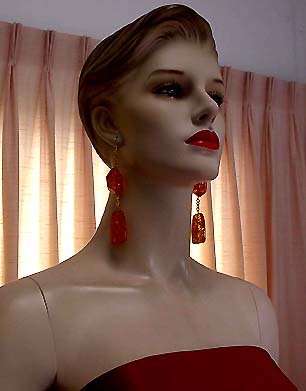 a beautiful VINTAGE COSTUME ESTATE ANTIQUE JEWELRY EARRINGS unsigned