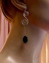 a beautiful vintage costume jewelry crystal rhinestone earrings