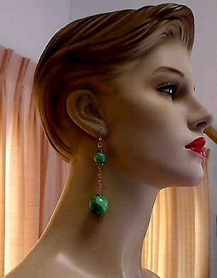 a beautiful VINTAGE COSTUME ESTATE ANTIQUE JEWELRY EARRINGS unsigned