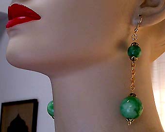 a beautiful VINTAGE COSTUME ESTATE ANTIQUE JEWELRY EARRINGS unsigned