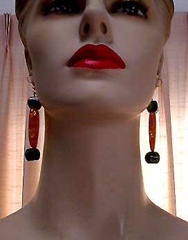 a beautiful VINTAGE COSTUME ESTATE ANTIQUE JEWELRY EARRINGS unsigned