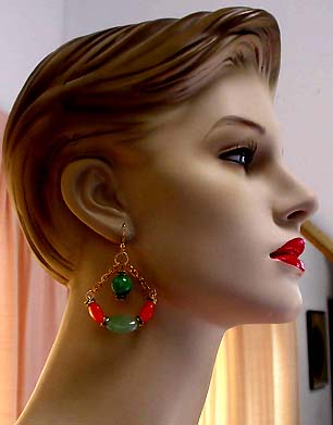 a beautiful VINTAGE COSTUME ESTATE ANTIQUE JEWELRY EARRINGS unsigned