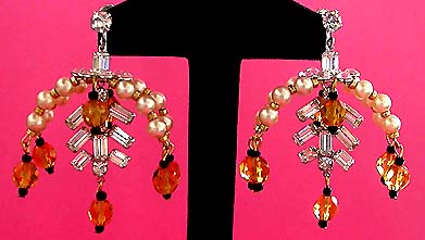 a beautiful VINTAGE COSTUME ESTATE ANTIQUE JEWELRY EARRINGS unsigned