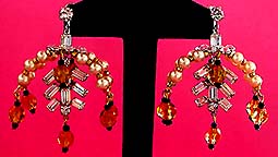 a beautiful vintage costume jewelry crystal rhinestone necklace