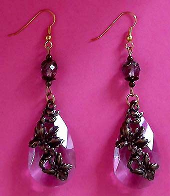 a beautiful VINTAGE COSTUME ESTATE ANTIQUE JEWELRY EARRINGS unsigned