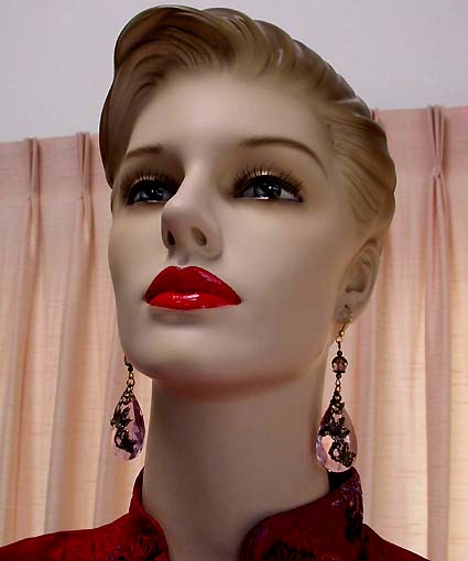 a beautiful VINTAGE COSTUME ESTATE ANTIQUE JEWELRY EARRINGS unsigned
