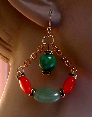 a beautiful VINTAGE COSTUME ESTATE ANTIQUE JEWELRY EARRINGS unsigned