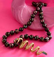 a beautiful vintage costume jewelry crystal rhinestone necklace