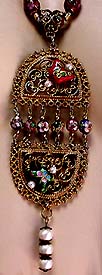a beautiful vintage costume jewelry crystal rhinestone necklace