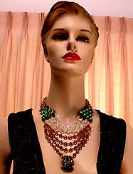 a beautiful vintage costume jewelry crystal rhinestone necklace