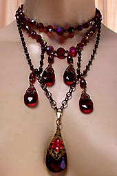 a beautiful vintage costume jewelry crystal rhinestone necklace