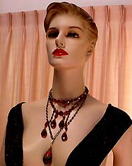 a beautiful vintage costume jewelry crystal rhinestone necklace