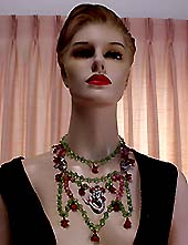a beautiful vintage costume jewelry crystal rhinestone necklace
