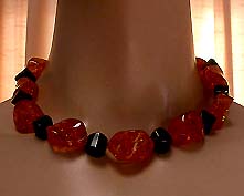 a beautiful vintage costume jewelry crystal rhinestone necklace