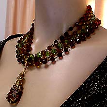 a beautiful vintage costume jewelry crystal rhinestone necklace
