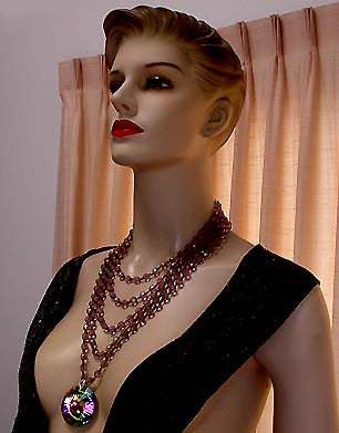 a beautiful vintage costume jewelry necklace unsigned