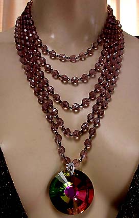 a beautiful vintage costume jewelry necklace unsigned