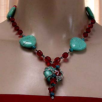a beautiful vintage costume jewelry necklace unsigned