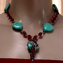 a beautiful vintage costume jewelry crystal rhinestone necklace