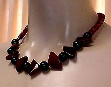 a beautiful vintage costume jewelry crystal rhinestone necklace