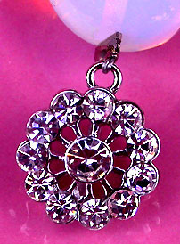 a beautiful vintage costume jewelry necklace unsigned