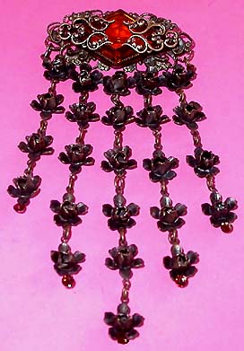 a beautiful vintage costume jewelry brooch unsigned