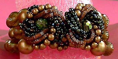 a beautiful vintage costume jewelry bracelet unsigned