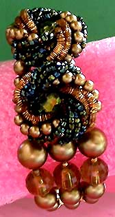 a beautiful vintage costume jewelry bracelet unsigned