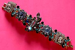 a beautiful vintage costume jewelry crystal rhinestone bracelet