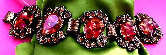 a beautiful vintage costume jewelry bracelet unsigned