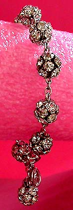a beautiful vintage costume jewelry bracelet unsigned