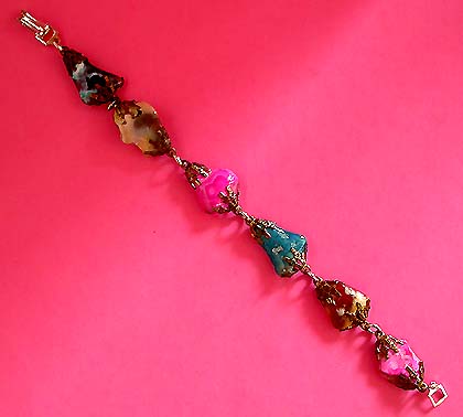 a beautiful vintage costume jewelry bracelet unsigned