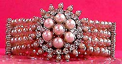 a beautiful vintage costume jewelry crystal rhinestone bracelet