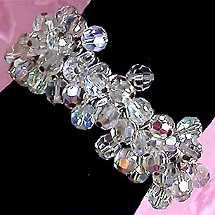 a beautiful vintage costume jewelry bracelet unsigned