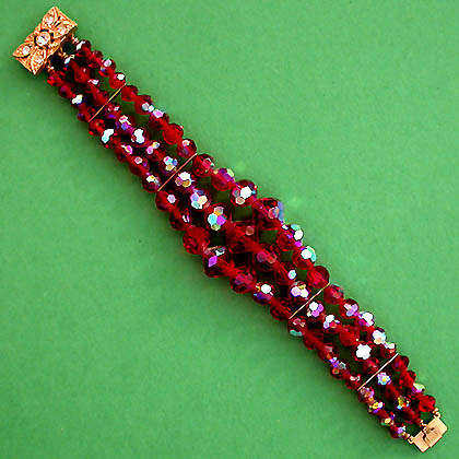 a beautiful vintage costume jewelry bracelet unsigned