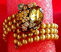 a beautiful vintage costume jewelry crystal rhinestone bracelet
