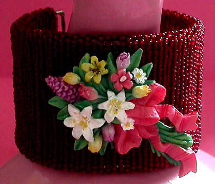 a beautiful vintage costume jewelry bracelet unsigned