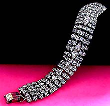 a beautiful vintage costume jewelry crystal rhinestone bracelet