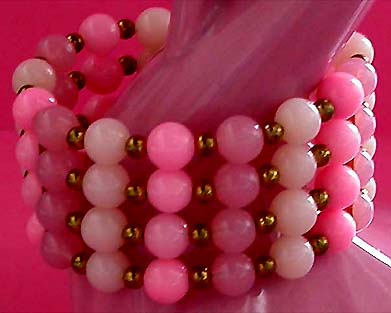 a beautiful vintage costume jewelry bracelet unsigned