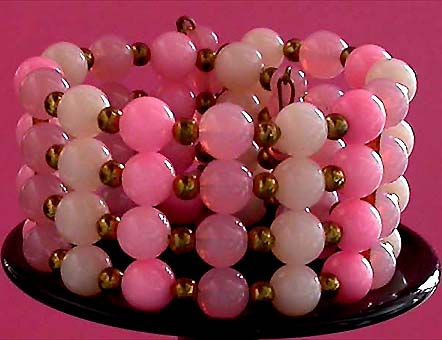 a beautiful vintage costume jewelry bracelet unsigned
