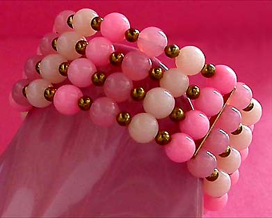 a beautiful vintage costume jewelry bracelet unsigned