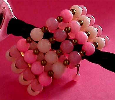 a beautiful vintage costume jewelry bracelet unsigned
