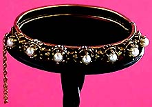 a beautiful vintage costume jewelry crystal rhinestone bracelet