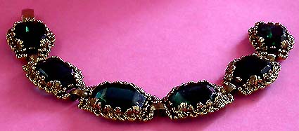 a beautiful vintage costume jewelry bracelet unsigned
