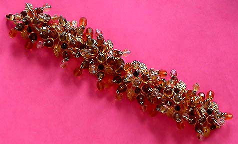 a beautiful vintage costume jewelry bracelet unsigned