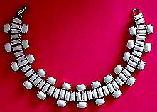 a beautiful vintage costume jewelry crystal rhinestone bracelet